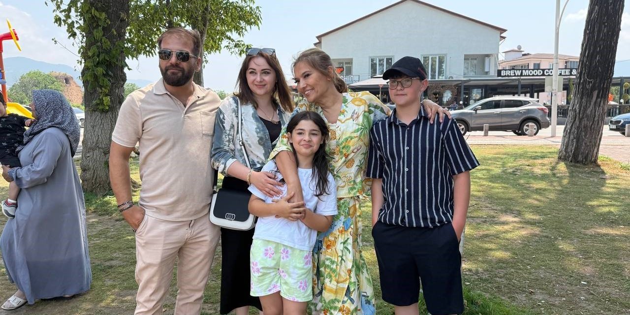 Demet Akalın hayranına sürpriz yaptı