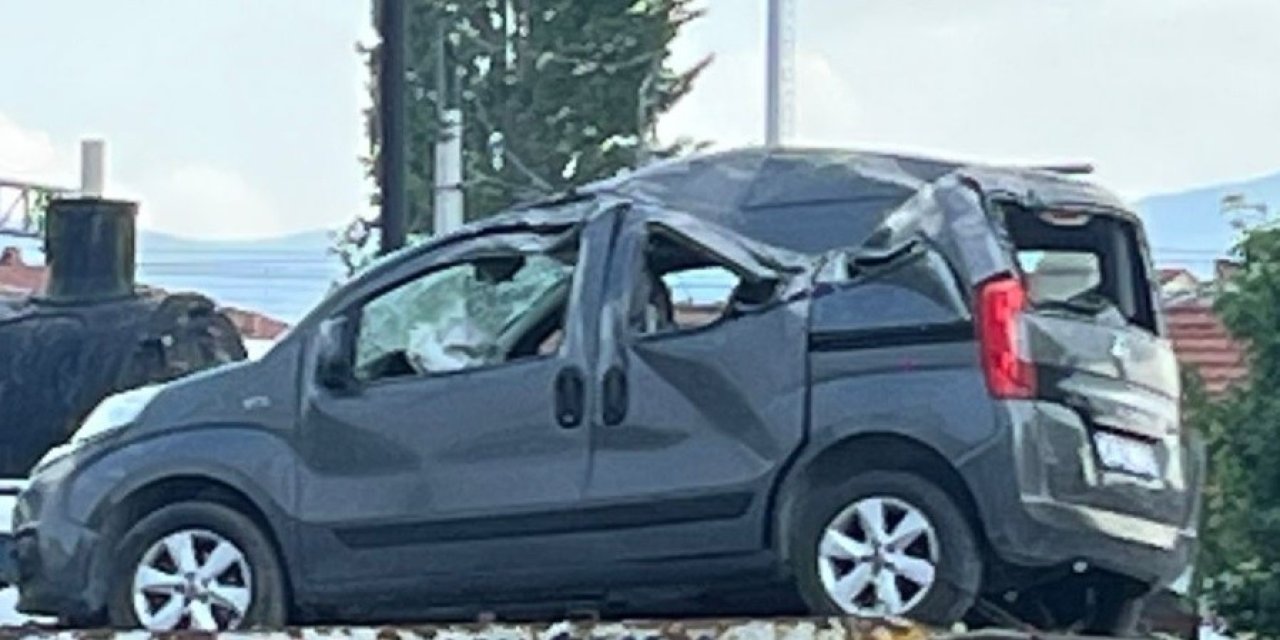 Kütahya'da korkutan kaza: Sürücü yaralandı