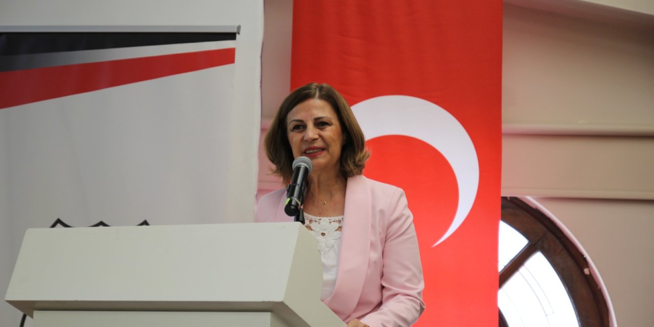 Ayşe Ünlüce ESİAD’ın etkinliğinde konuştu