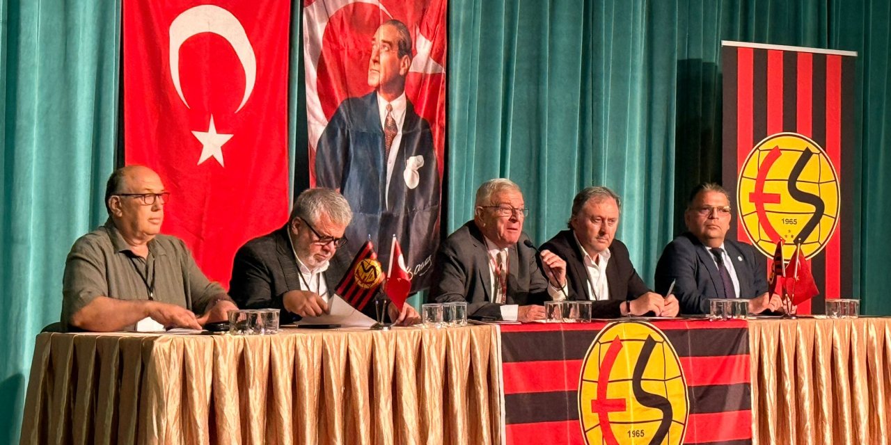 Es-Es'in Divan Başkanı Kesikoğlu