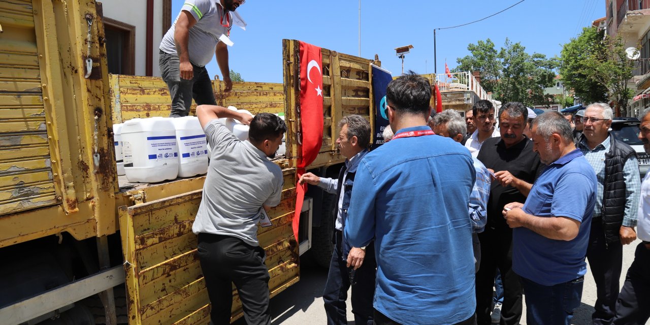 Dondan zarar gören kiraz üreticisine gübre desteği