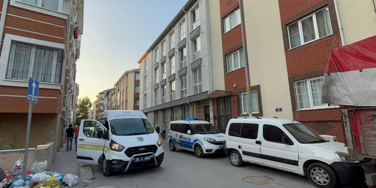 Eskişehir’de yaşlı adamın çürümüş bedeni evinde bulundu!
