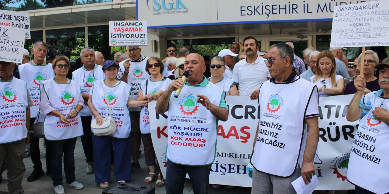Emekliler kök maaşa karşı meydanlarda