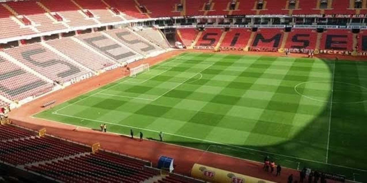 Eskişehir'de stadyumun adı Fethi Heper oldu