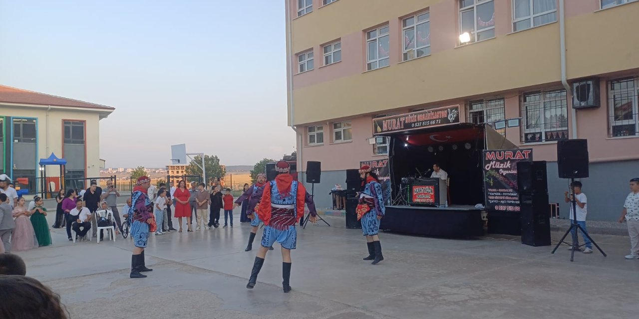 Eskişehir'de miniklerin mezuniyet çoşkusu