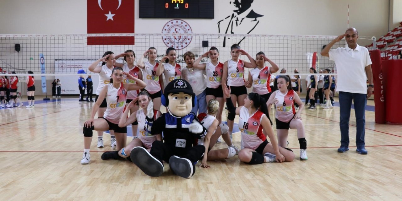 Eskişehir'de voleybol turnuvası tamamlandı