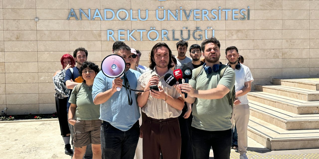 Eskişehir'de soruşturma açılan 100 öğrenci için eylem yapıldı