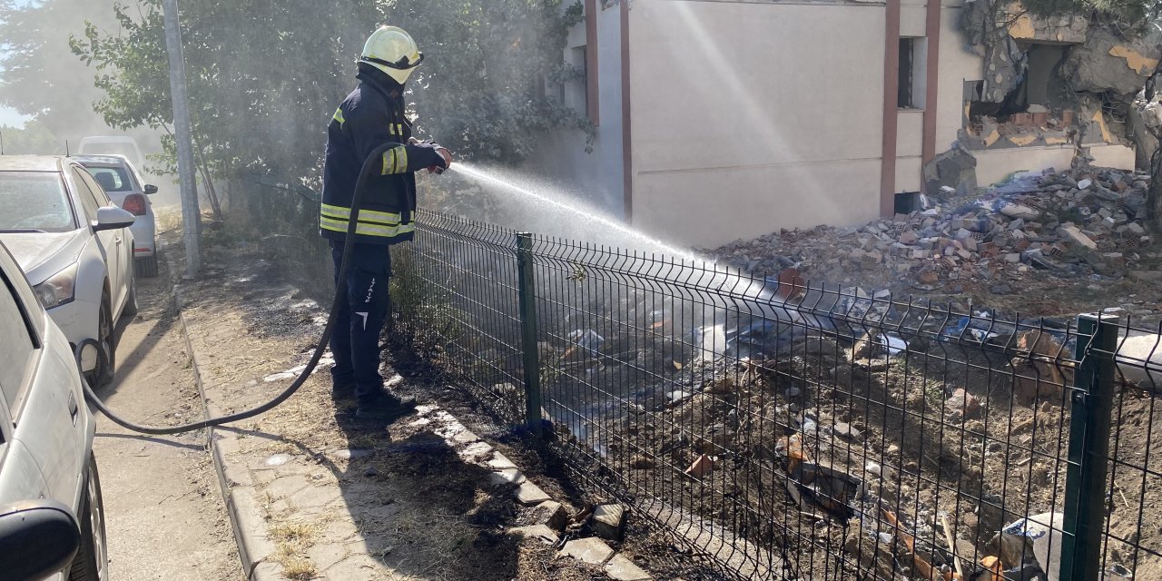Eskişehir'de çıkan yangın panik yarattı