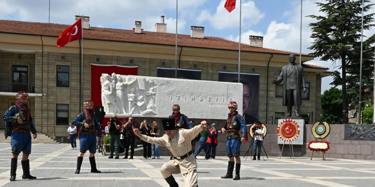 Atatürk'ün Eskişehir'e ilk ziyareti anıldı