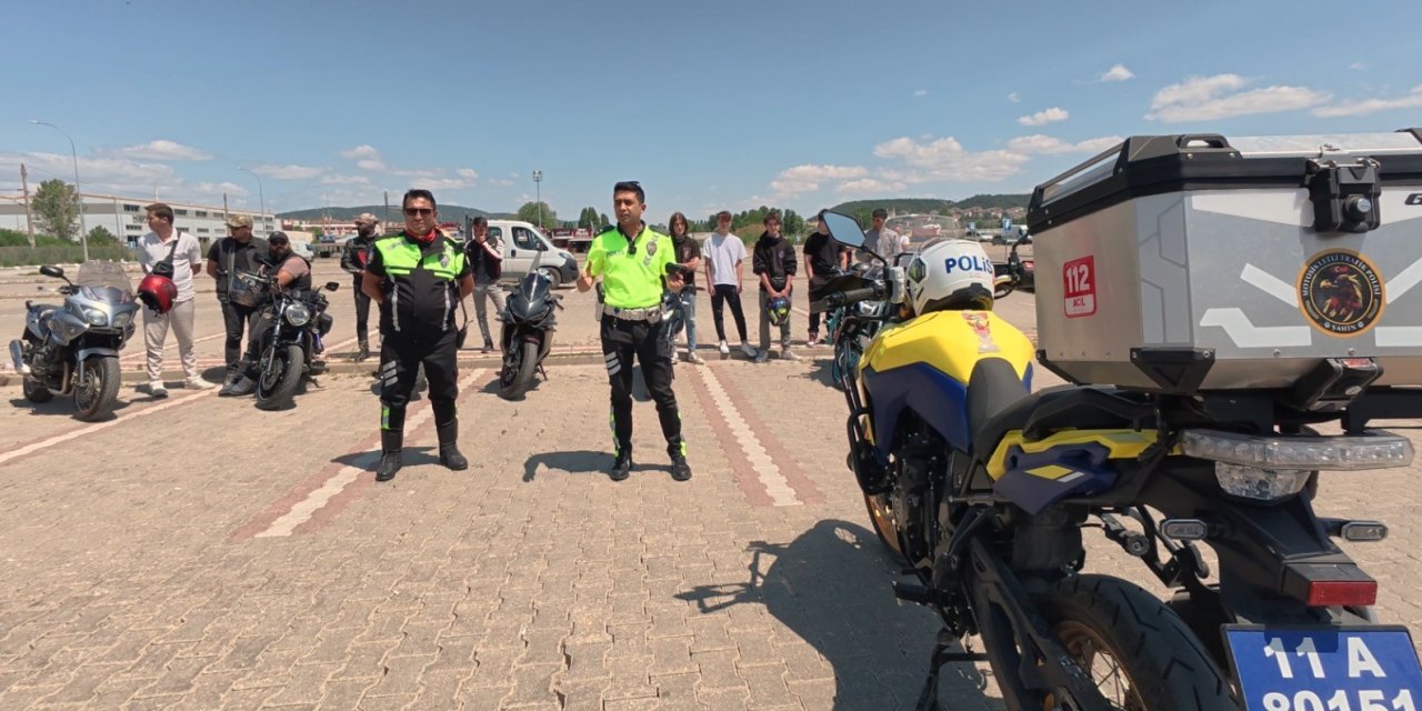 Motosiklet sürücülerine uygulamalı eğitim