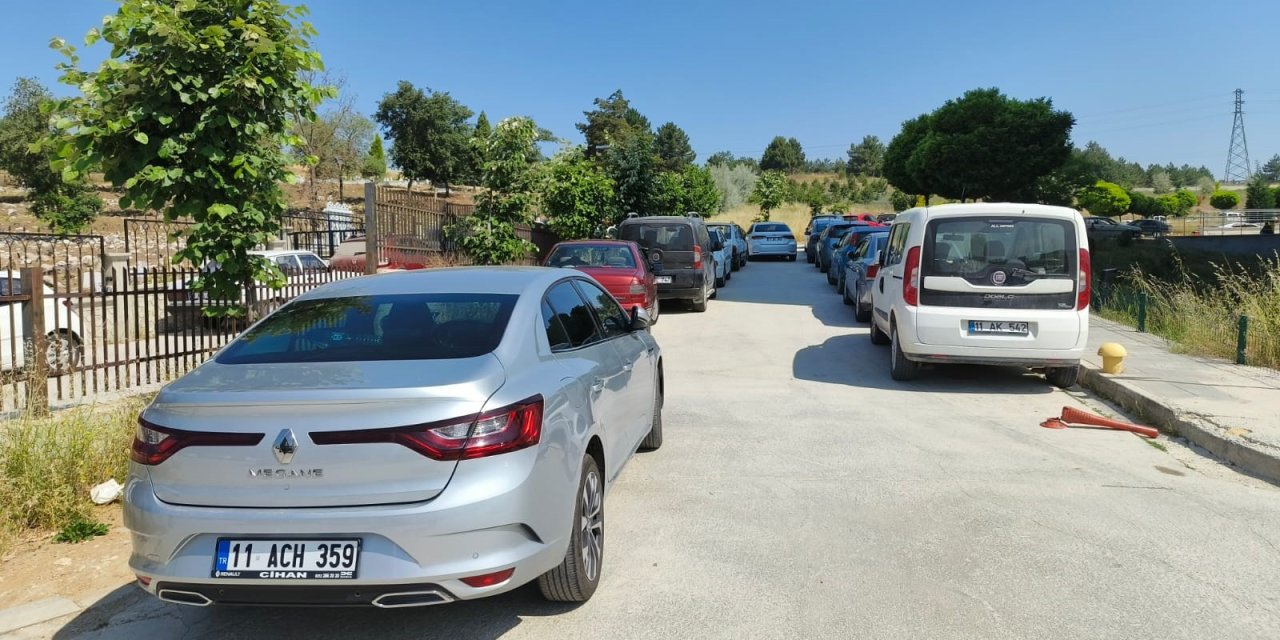 Otopark sorunu yüzünden sürücüler zor anlar yaşıyor
