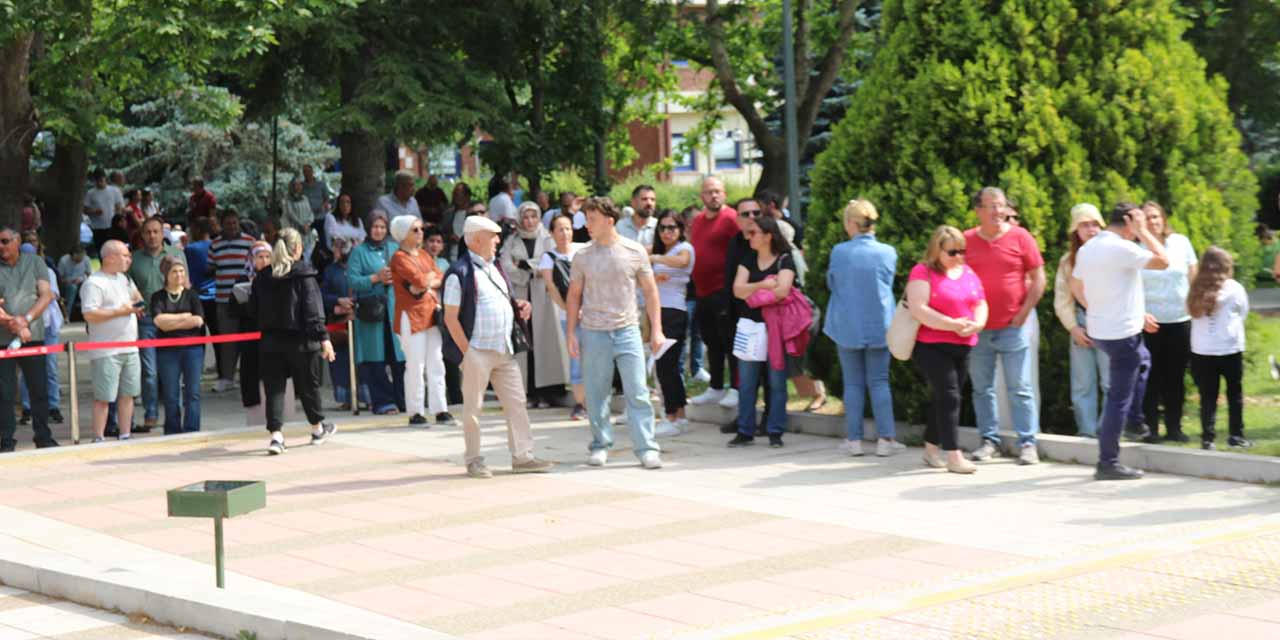Eskişehir'de öğrencilerle birlikte veliler de terledi