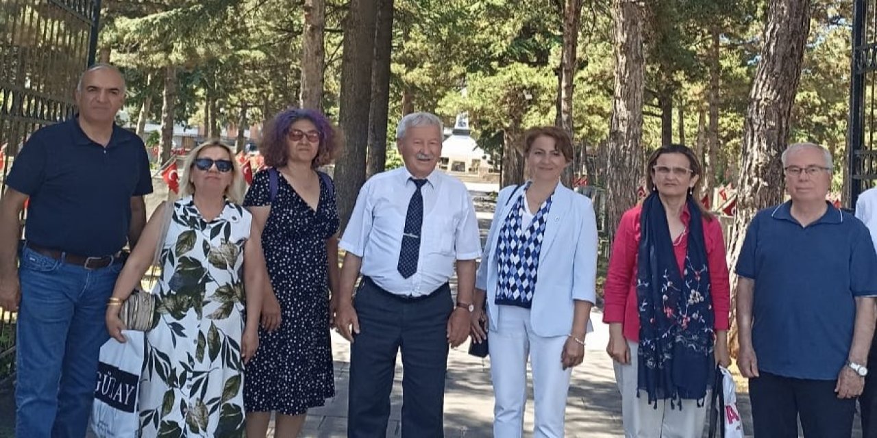 Atatürk'e vefa yürüyüşü