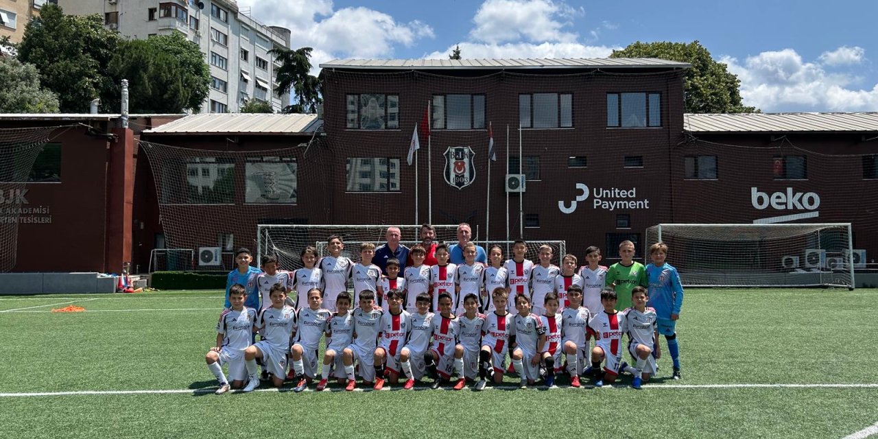 Es Şimşekler Beşiktaş ile dostluk maçına çıktı