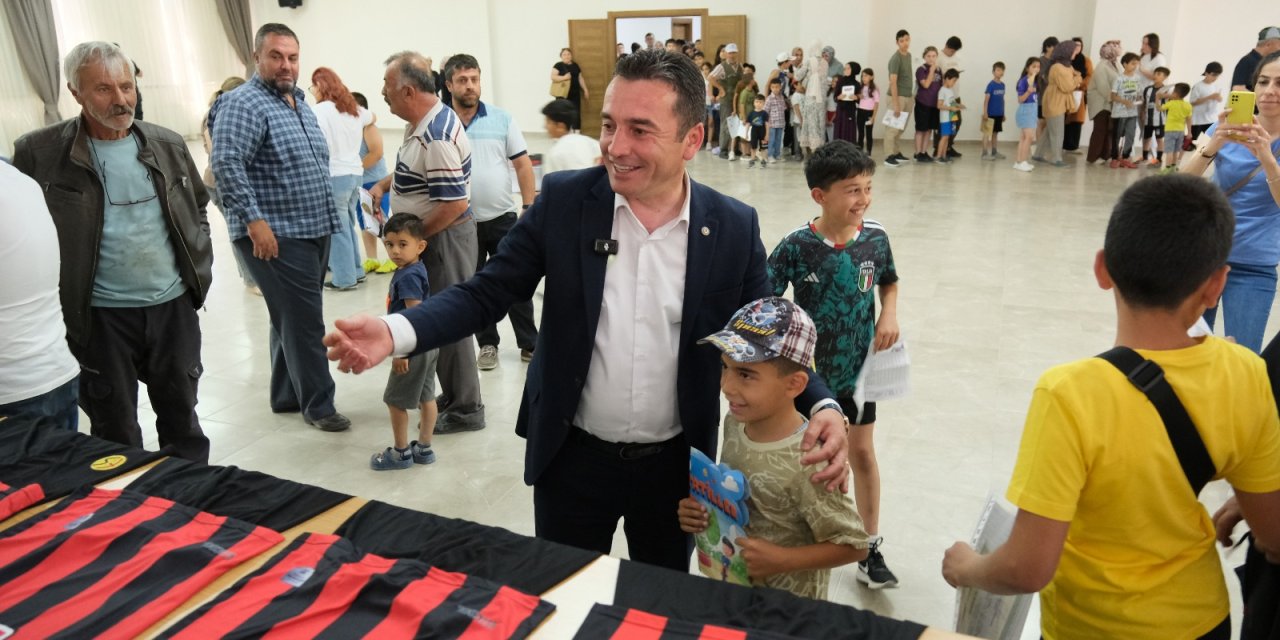 Başkan Dökmeci’den miniklere sürpriz