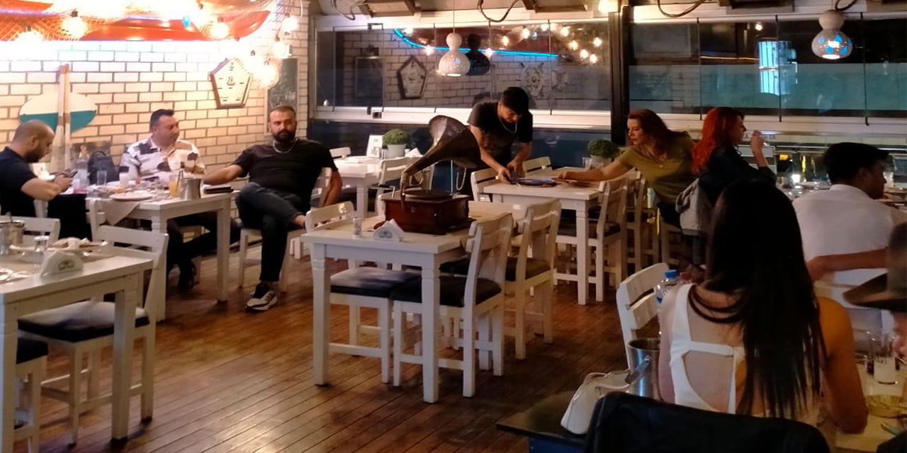 Eskişehir’de eğlenceli mezat
