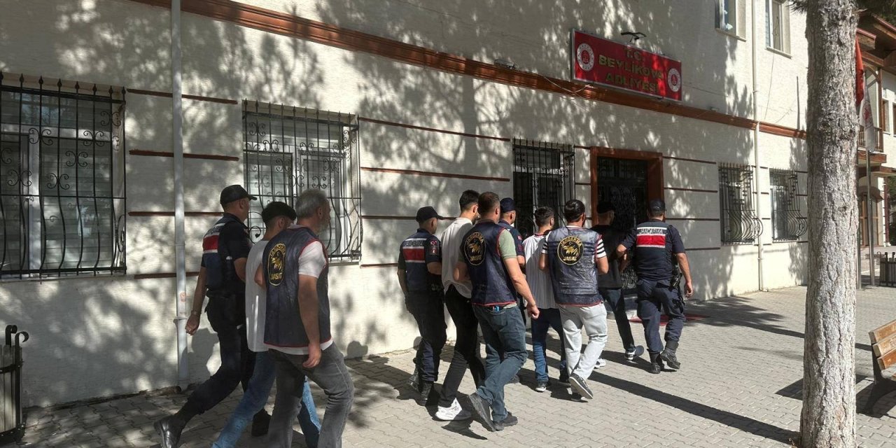 Eskişehir'de dolandırıcılık yapanlar İstanbul'da yakalandı