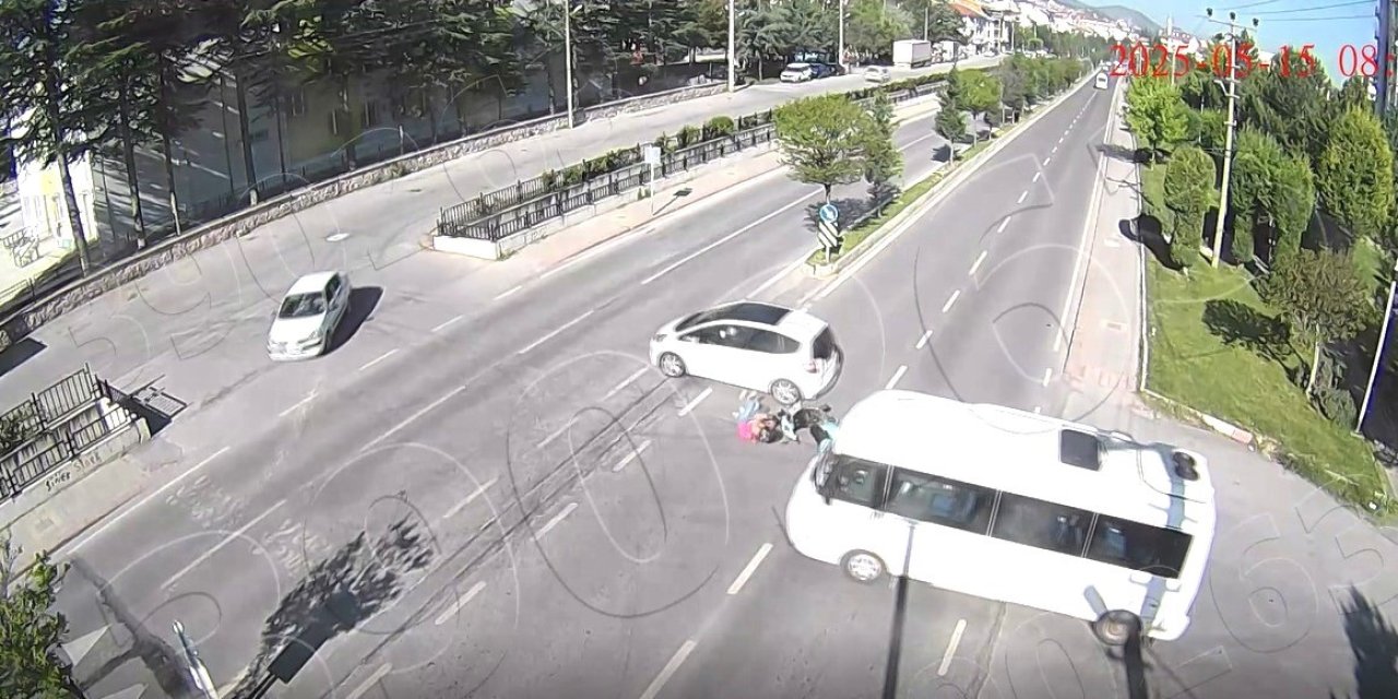 3 ayrı trafik kazası saniye saniye güvenlik kamerasına yansıdı