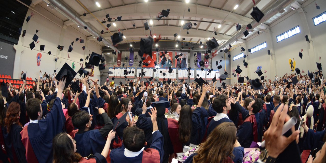 Anadolu Üniversitesi Mezuniyet Törenleri devam ediyor