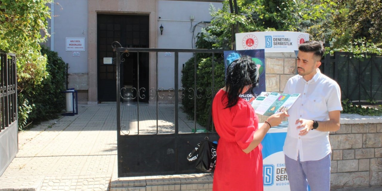 Eskişehir'de vatandaşlar uyuşturucuya karşı bilgilendirildi