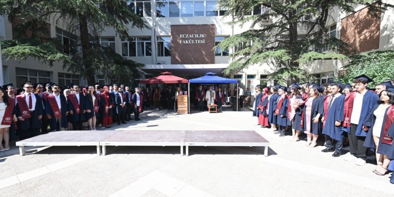 Anadolu Üniversitesi'nde mezuniyet heyecanı