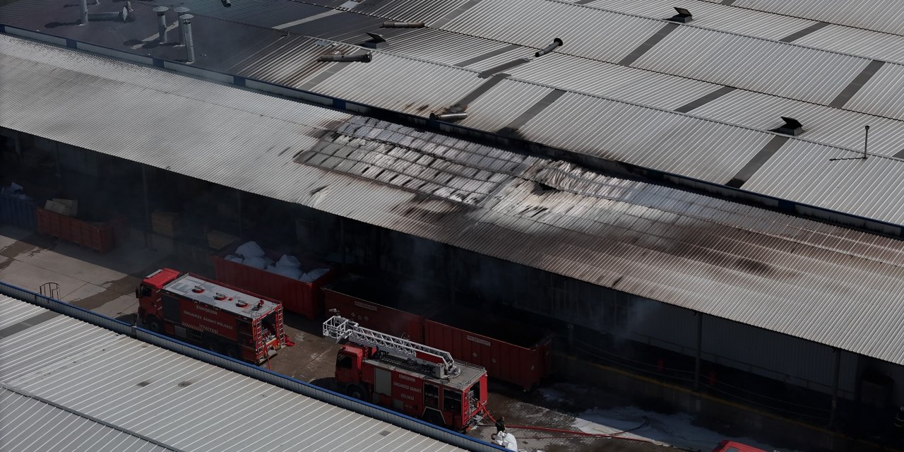 Eskişehir'de fabrika yangını korkuttu: 6 kişi dumandan etkilendi