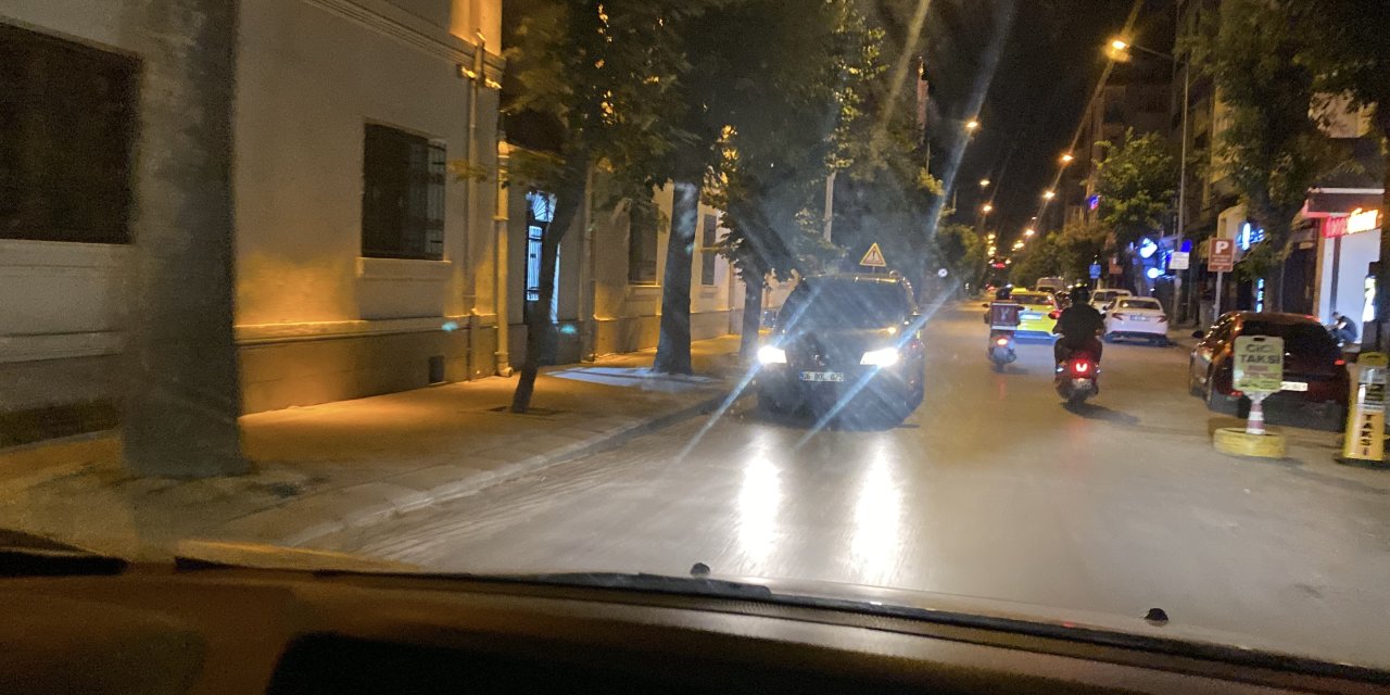 Eskişehir'de bir sürücü trafikte kazalara davetiye çıkarttı!