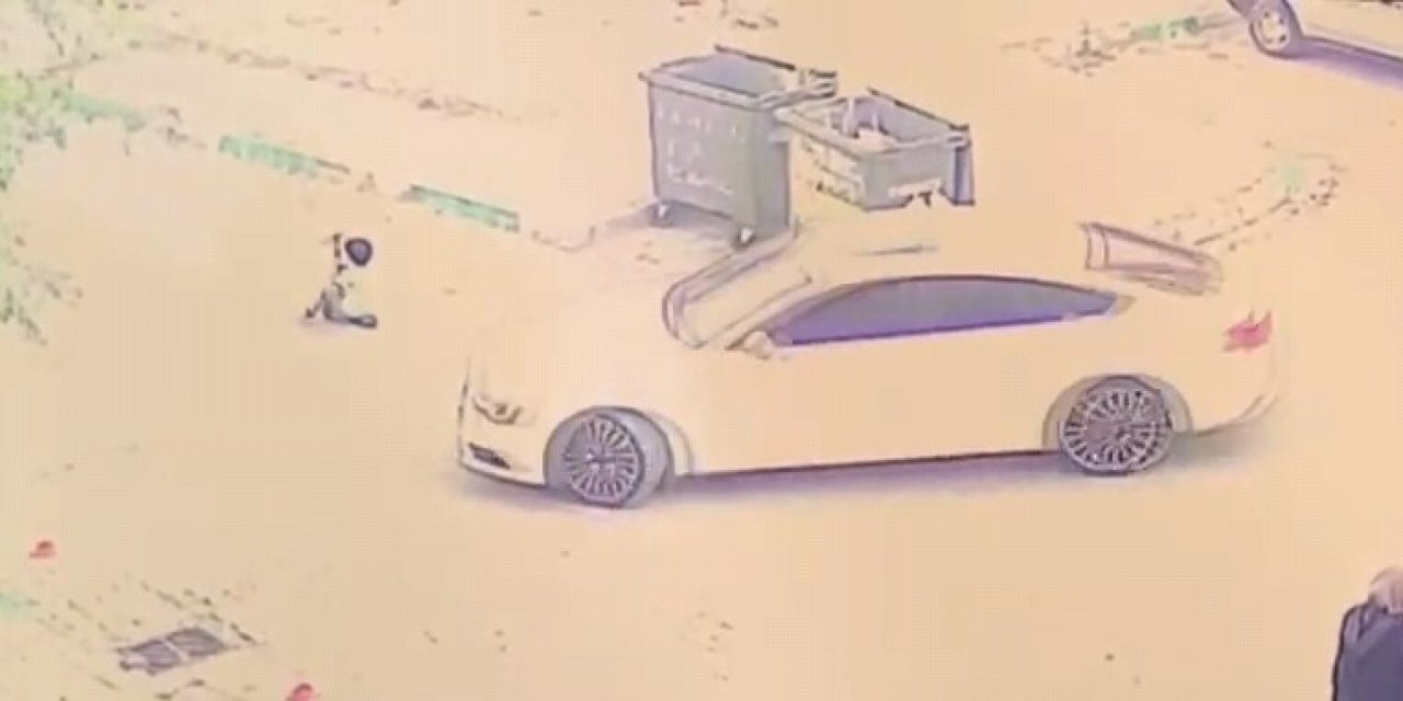 Scooter kullanan çocuğa otomobil çarptı