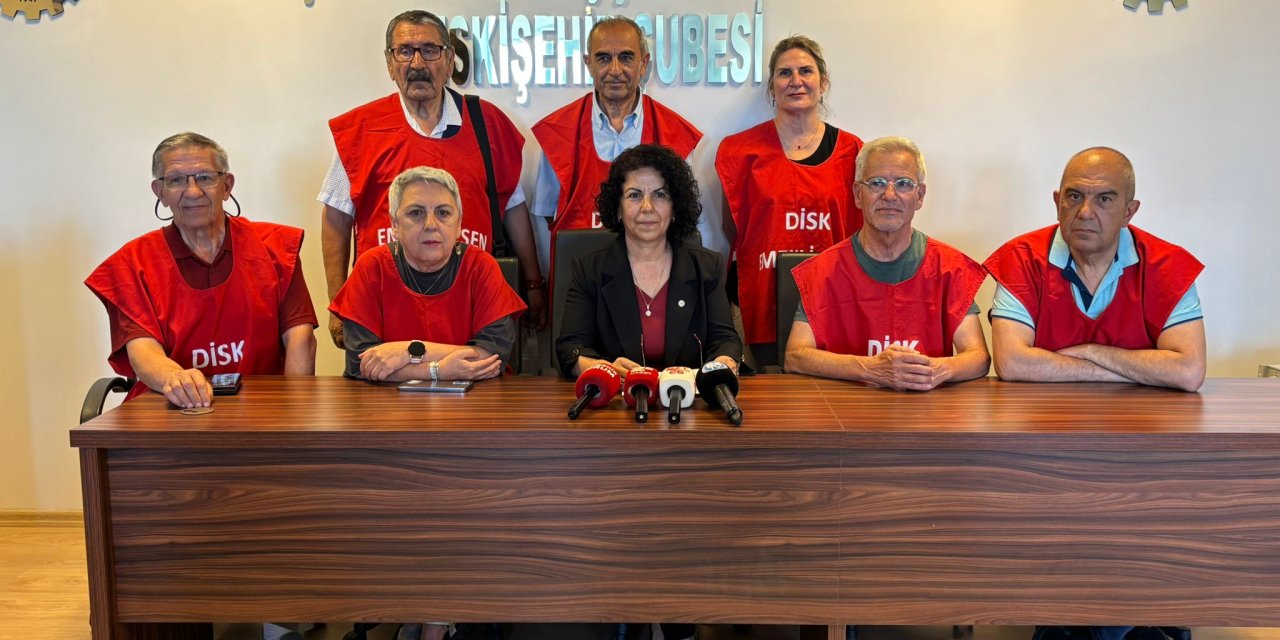 “Emekli enflasyonun altında ezilmektedir”