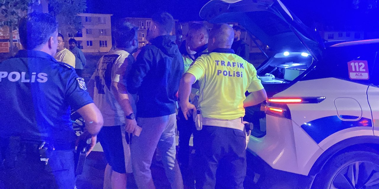 Eskişehir'de alkollü adam polislerin üzerine yürüdü