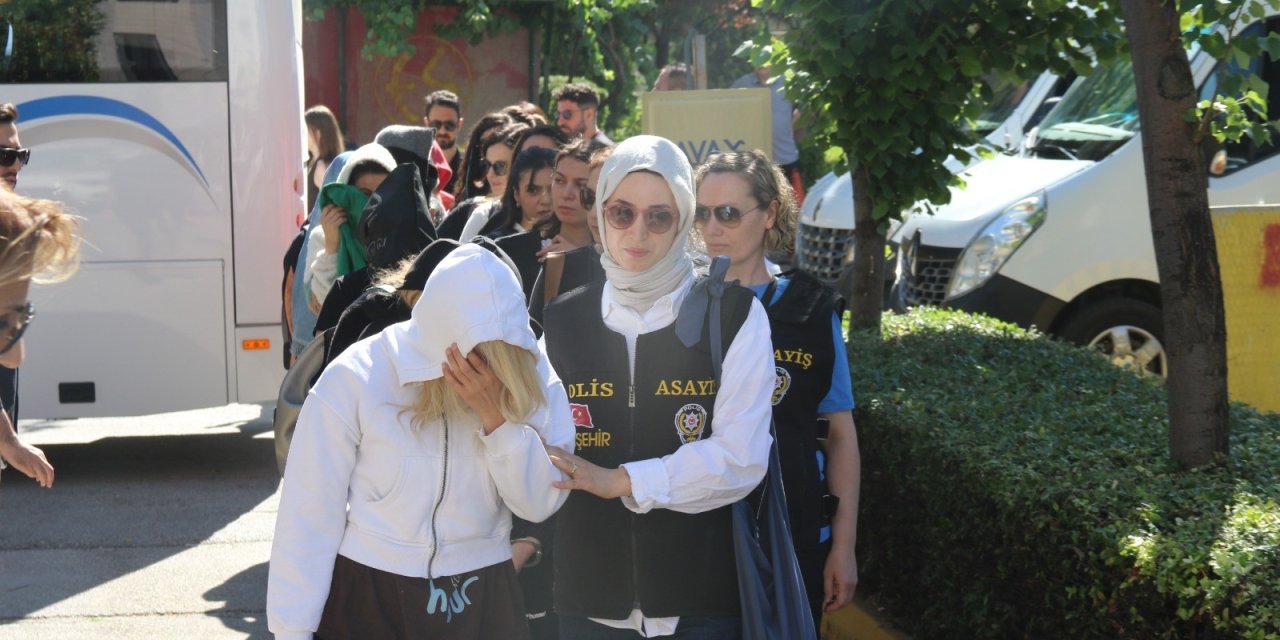 Eskişehir'de fuhuş operasyonu: 19 şüpheli yakalandı!