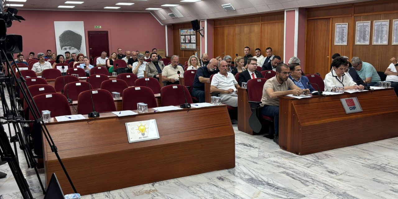 Odunpazarı Meclisi’nde AK Parti’den “Leman Dergisi” tepkisi