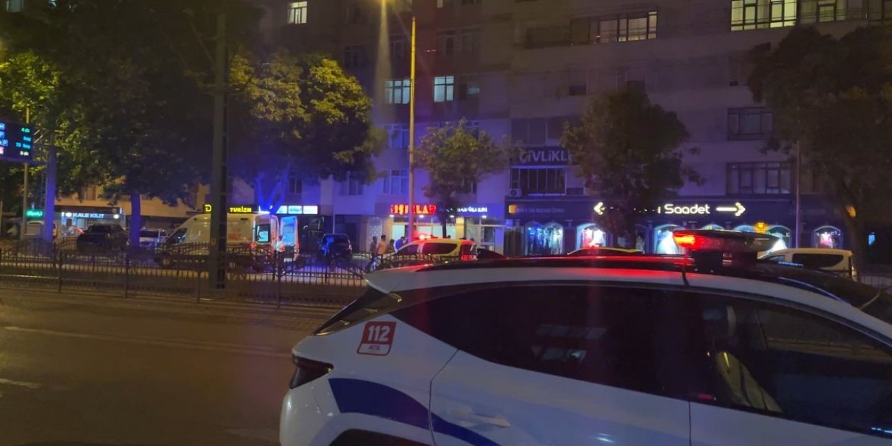 Alacak verecek meselesinde iki kardeş bıçaklanarak yaralandı