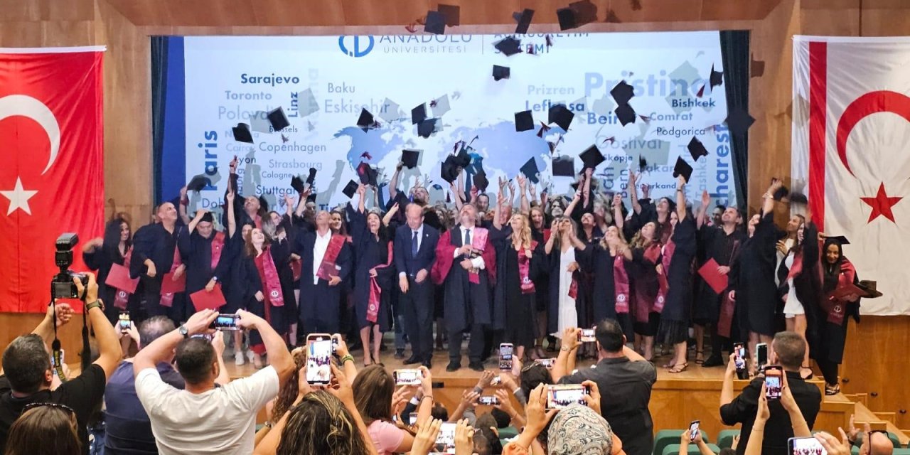 Lefkoşa'da mezuniyet coşkusu