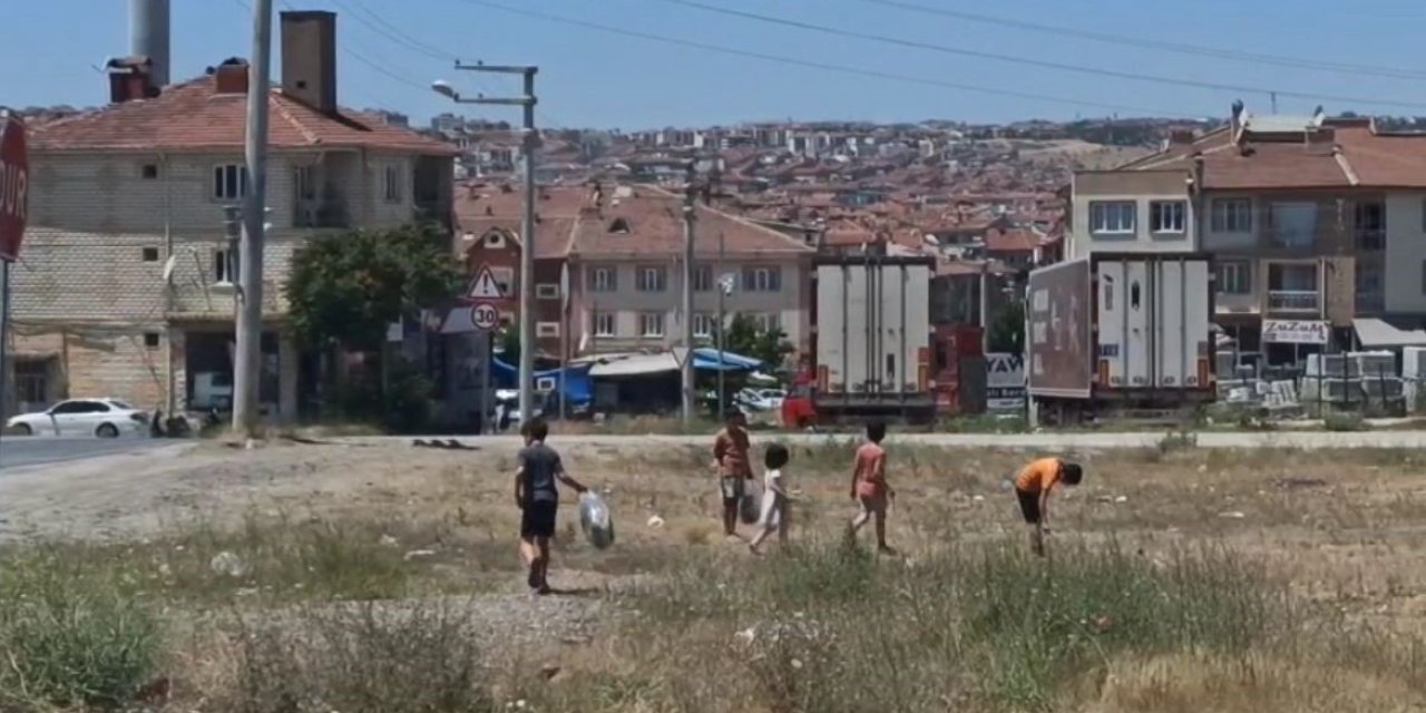 Eskişehir’de çevre temizliği yapan çocuklara esnaftan ödül