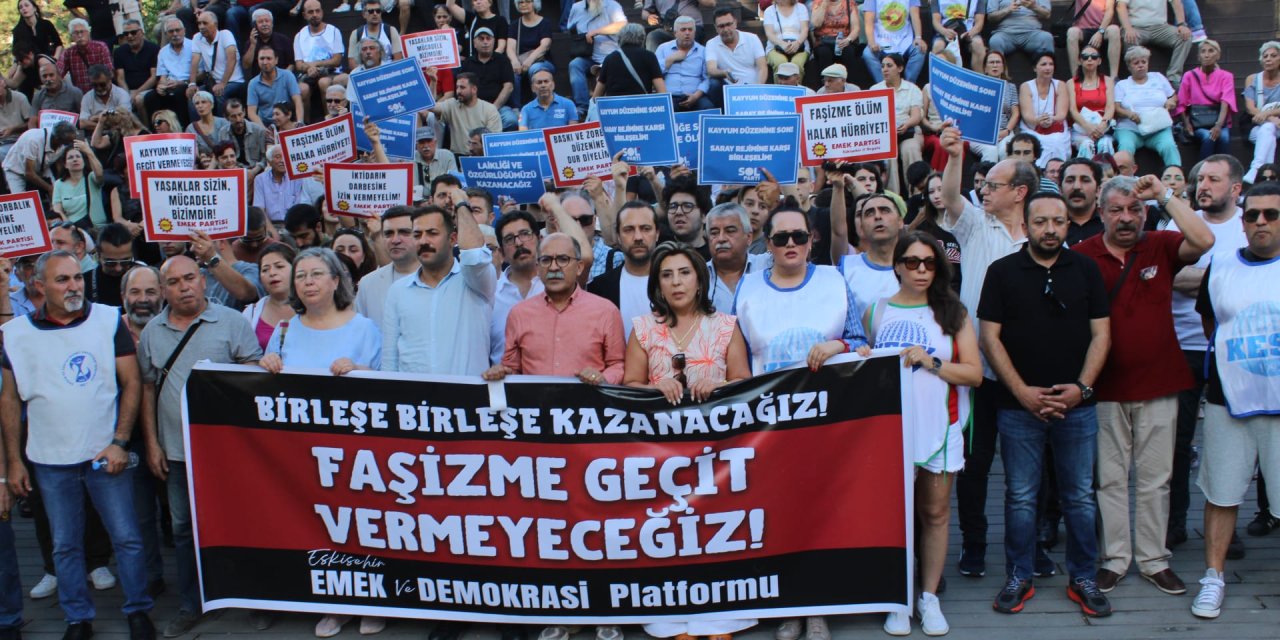 CHP'li belediyelerdeki operasyonlara tepkiler büyüyor