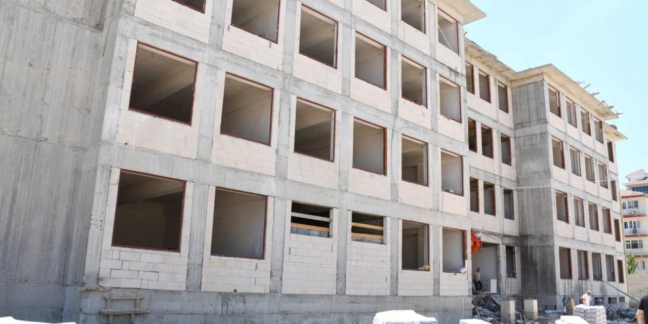 Eskişehir'de 32 sınıflı lise öğrencilerle buluşmak için gün sayıyor