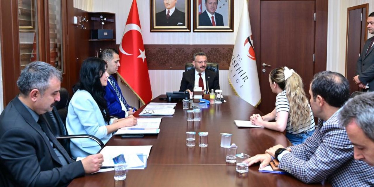Vali Aksoy vatandaşların taleplerini dinledi