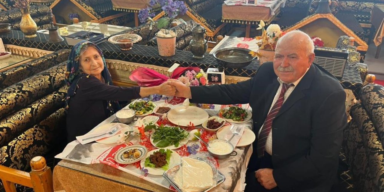 Eskişehirli çiften dillere destan aşkı