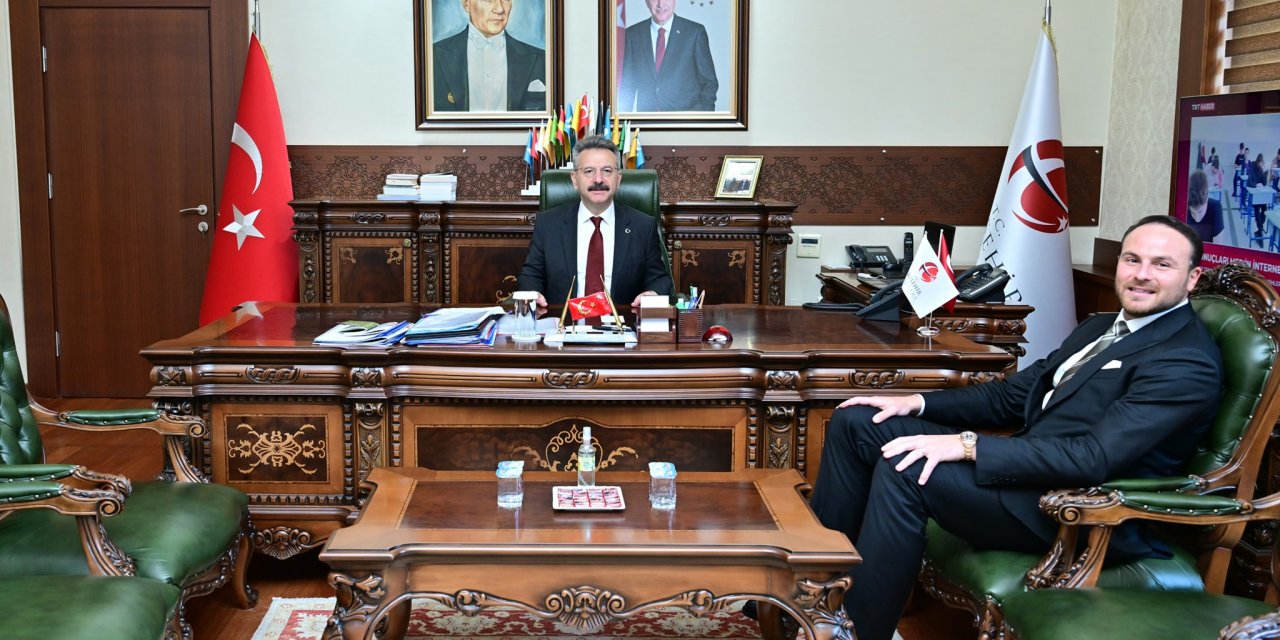Önce Vali Aksoy’u ziyaret etti