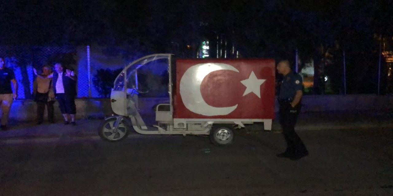 Eskişehir'de plakasız motosiklet yoldan geçen kadını hastanelik etti