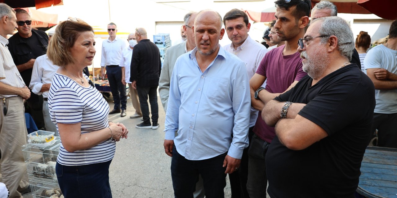 Başkan Ünlüce Sütlüce Mahallesi'nde dert dinledi
