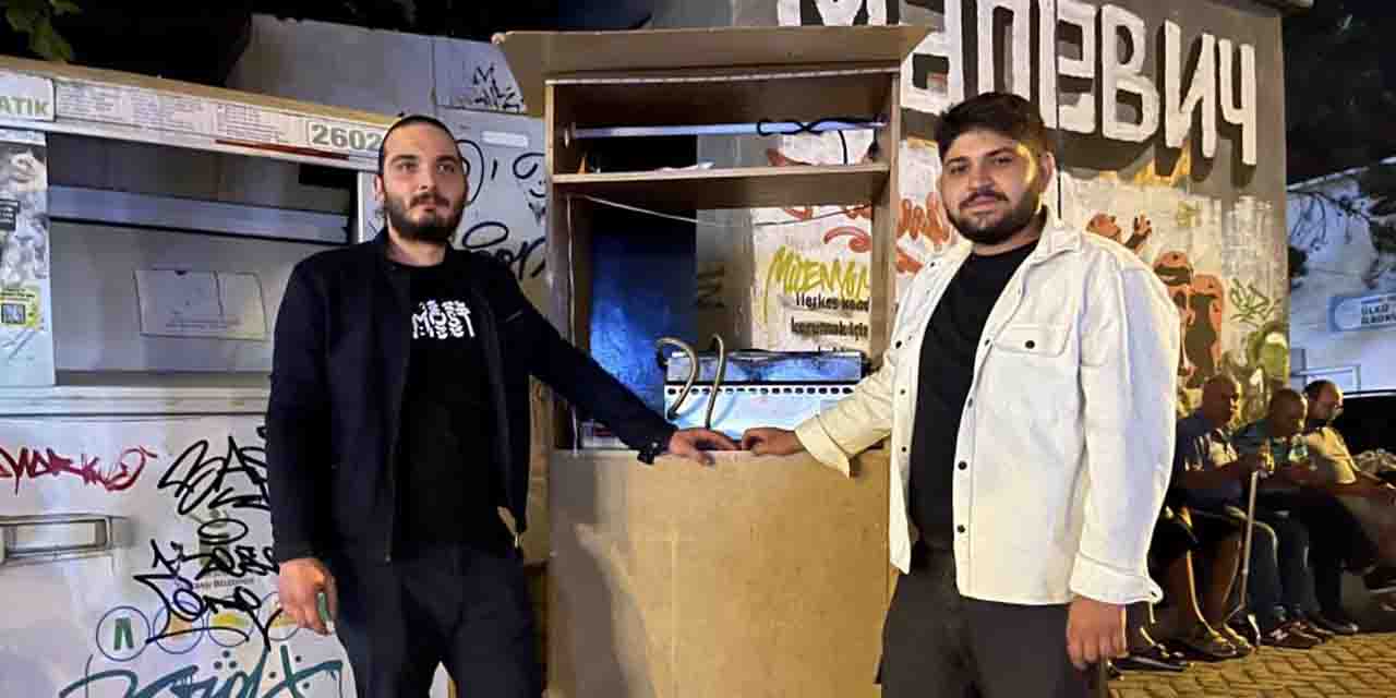Eskişehir'de seyyar gardrop ile ticarete atıldılar