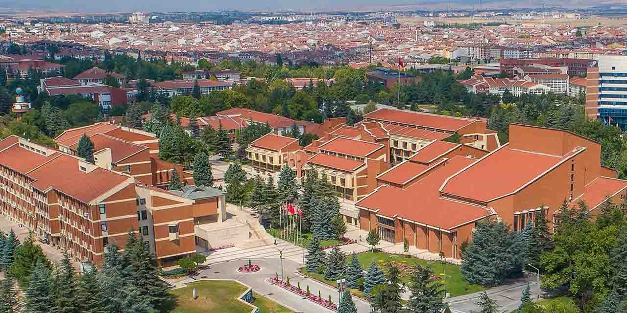 Anadolu Üniversitesi çöküşte