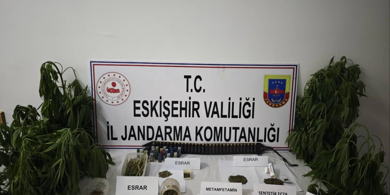 Eskişehir'de düzenlenen baskında çok miktarda madde ele geçirildi