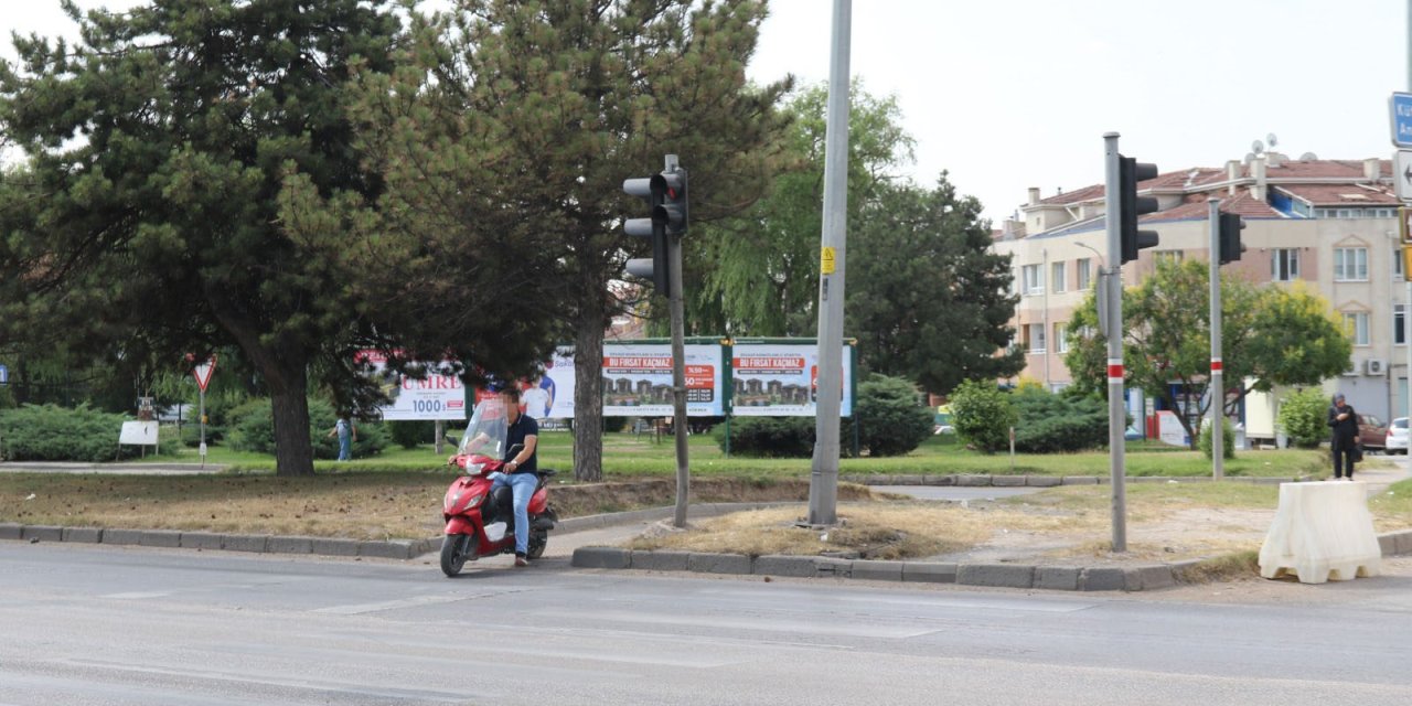 Eskişehir'de hem kendini hem de trafiği tehlikeye attı!