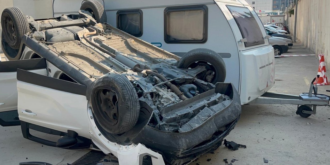 Eskişehir'de kontrolden çıkan araç 5 metre yükseklikten düştü