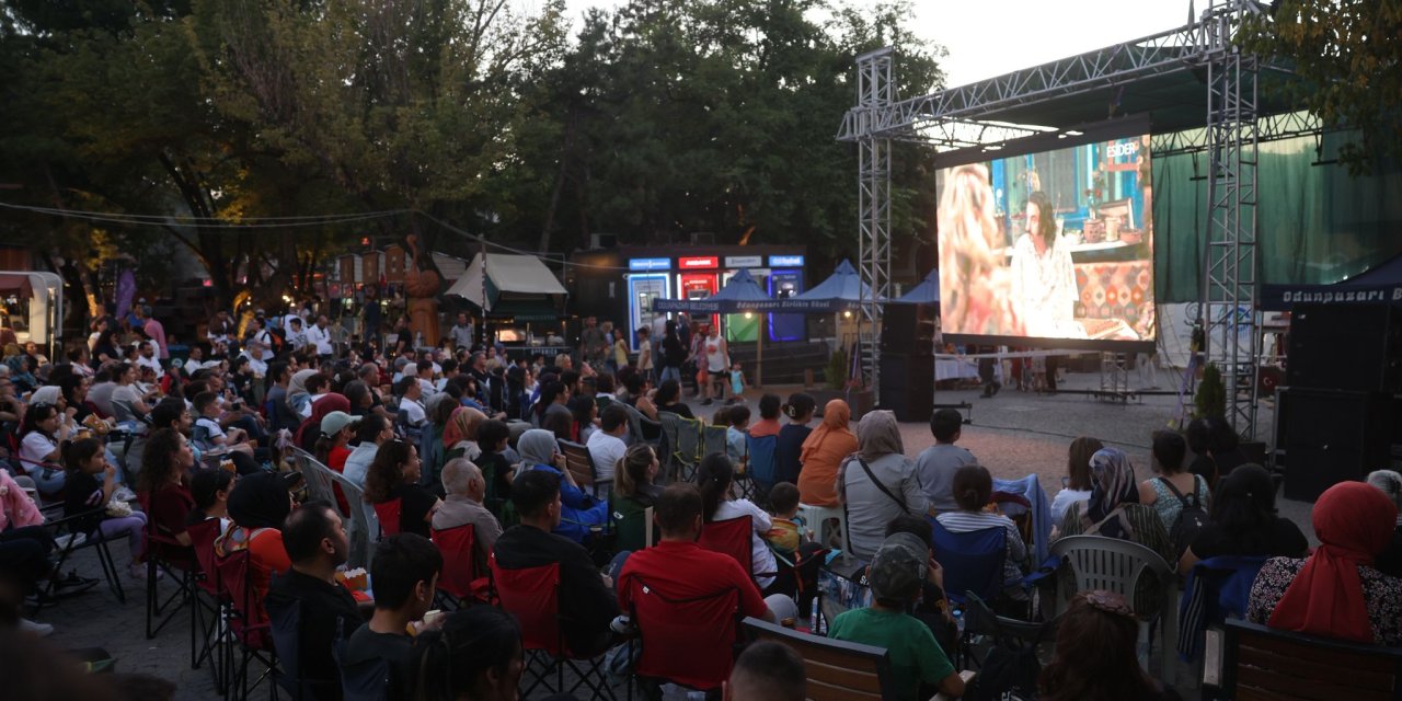 Odunpazarı'nda "Açık Hava Film Günleri" devam ediyor