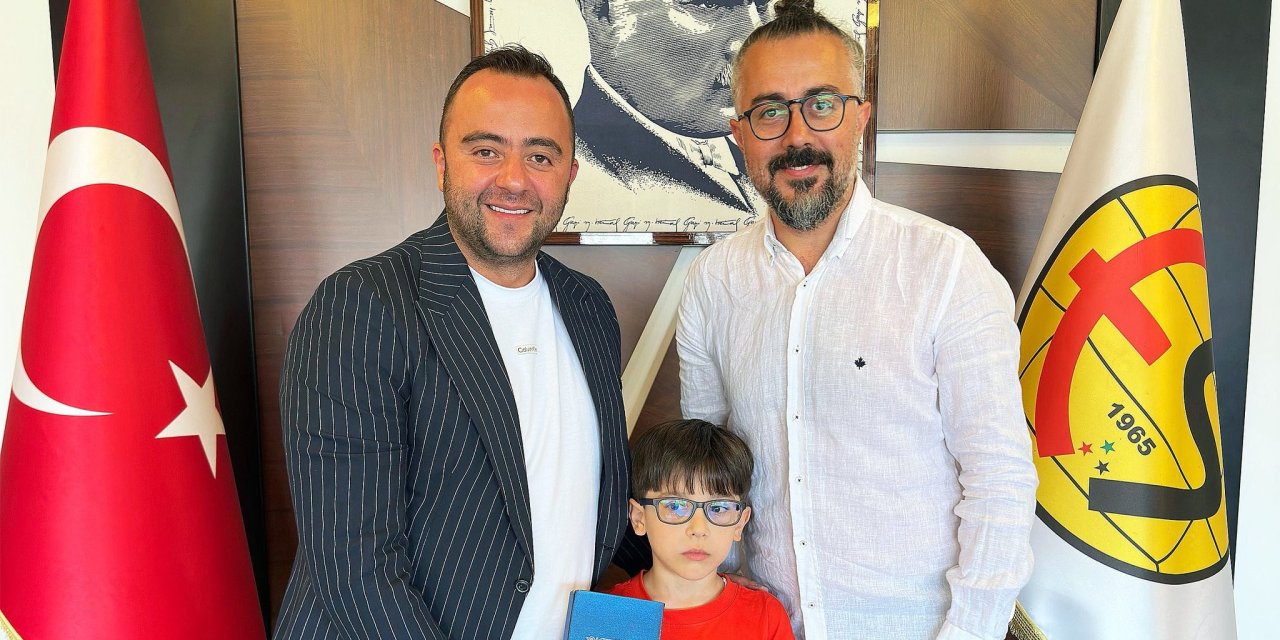 Geleceğin dahisinden Es-Es’e ziyaret