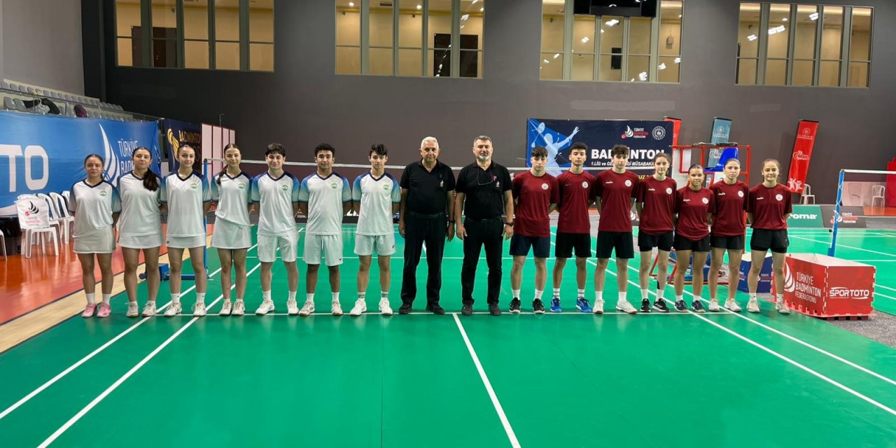 DSİ Bent badmintoncuları süper lige göz kırptı